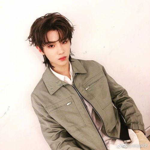 一线吃瓜黄明昊视频,揭秘娱乐圈幕后风云