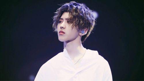 蔡徐坤吃瓜直播间视频,揭秘娱乐圈幕后故事