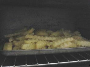 羊瓜条烤着吃怎么做的视频,美味烤食制作全过程